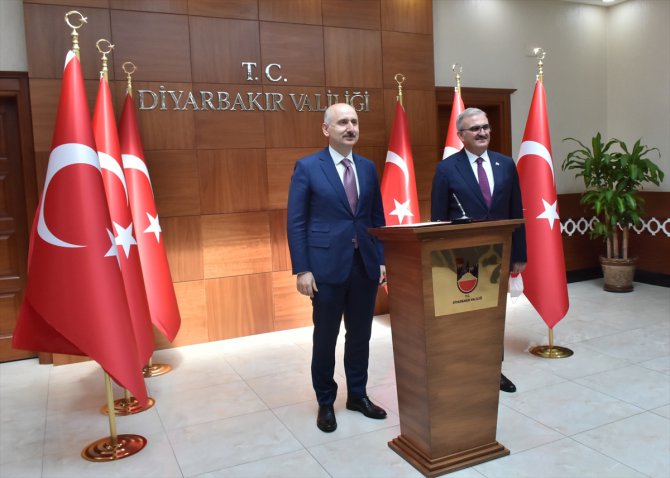 Ulaştırma ve Altyapı Bakanı Adil Karaismailoğlu, Diyarbakır'daki yatırımları değerlendirdi: