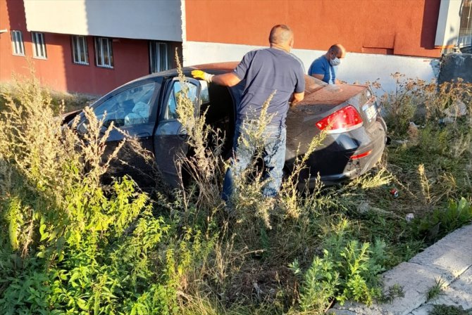 Ardahan'da iki otomobil çarpıştı: 4 yaralı