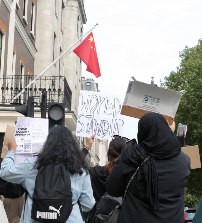 Çin'in Uygur Türklerine yönelik baskısısı Londra'da protesto edildi
