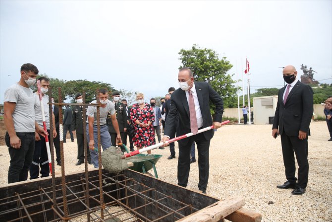 Dışişleri Bakanı Çavuşoğlu Dakar Büyükelçiliğinin yeni binasının temelini attı