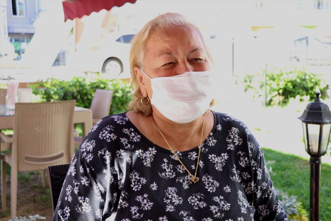 Edirne'de Kovid-19 denetimlerinde 70 yaşındaki Gülay Yıldırım'dan maske takmayanlara sitem: