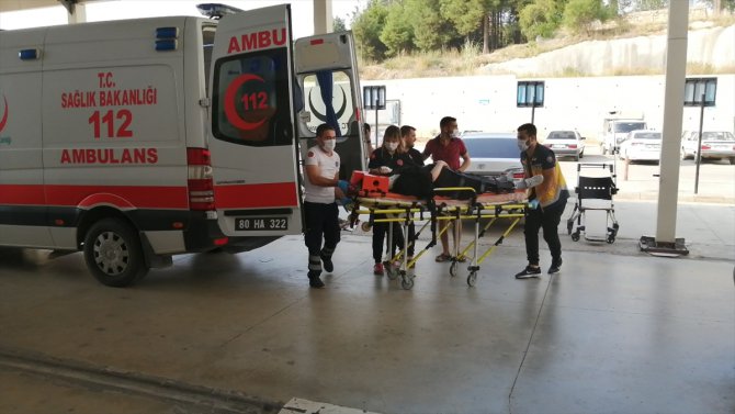 Adana'da otomobil ile kamyonet çarpıştı: 2 ölü, 4 yaralı