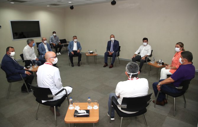 Çavuşoğlu'ndan Antalya Büyükşehir Belediye Başkanı Böcek'in sağlık durumuna ilişkin açıklama: