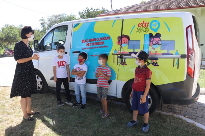 Edirne'de "EBA mobil destek aracı" öğrenci ve velilerden tam not aldı