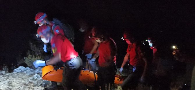 Muğla'da yamaç paraşütüyle kayalıklara düşen İrlandalı turist öldü