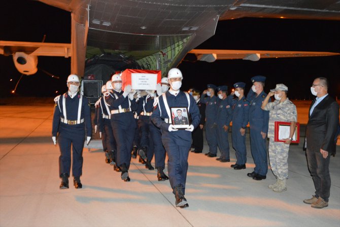 Şehit Yüzbaşı Mahmut Top'un cenazesi Samsun'a getirildi
