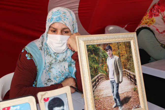 Diyarbakır anneleri evlatlarına "teslim ol" çağrısı yaptı