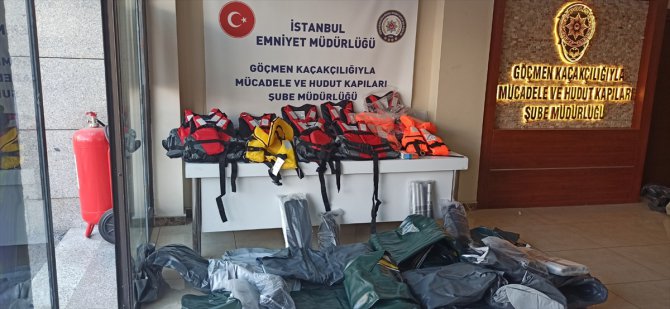 İstanbul'da "göçmen kaçakçılığı" operasyonunda yakalanan 12 kişi tutuklandı