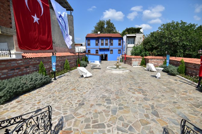 Bursa'da yenilenen tarihi konak kültür merkezi oldu