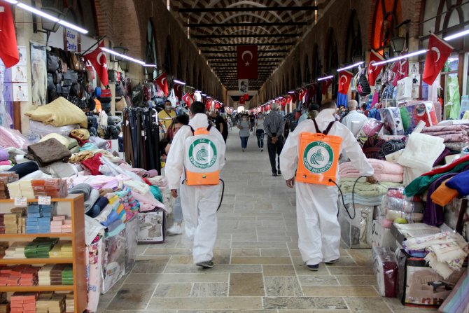 Edirne'de tarihi çarşılar dezenfekte ediliyor