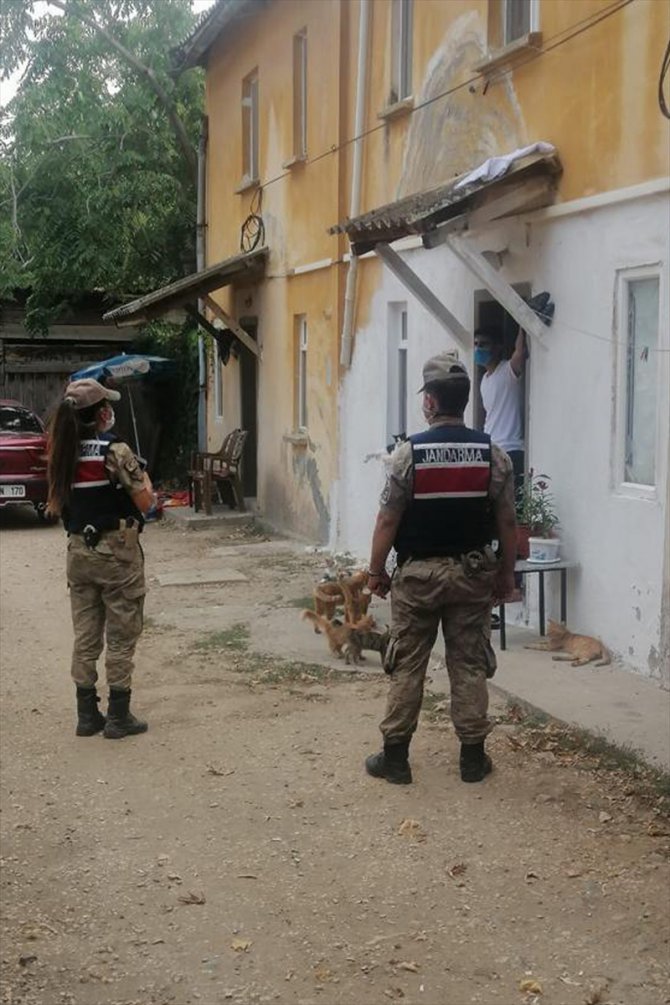 Elazığ'da jandarma ekipleri Kovid-19 denetimlerini sürdürüyor