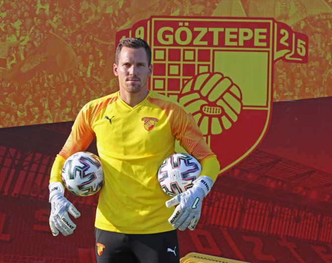 Göztepe, Macar kaleci Balazs Megyeri ile 2 yıllık sözleşme imzaladı