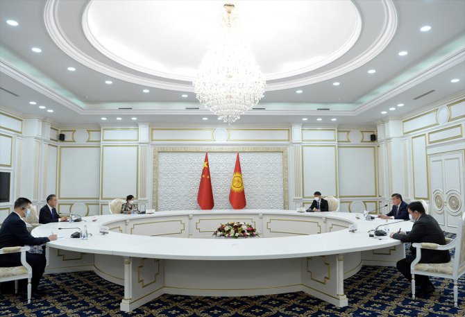 Kırgızistan, borç geri ödemelerinde Çin'den erteleme istedi