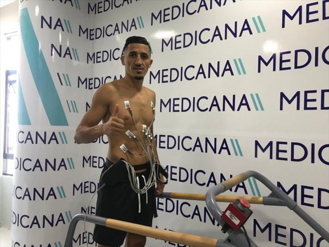 Sivasspor'un yeni transferi Fayçal Fajr sağlık kontrolünden geçirildi