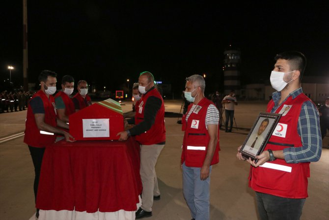 Suriye'de şehit olan Türk Kızılay personelinin cenazesi memleketine uğurlandı