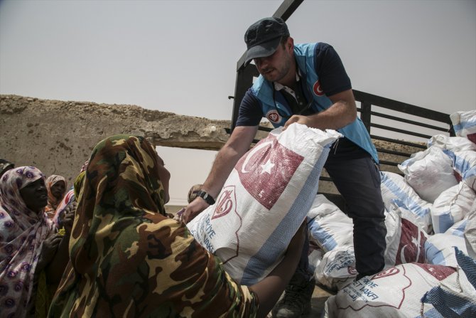 Türkiye Diyanet Vakfı, Sudan'da sel mağduru 700 aileye yardım dağıttı