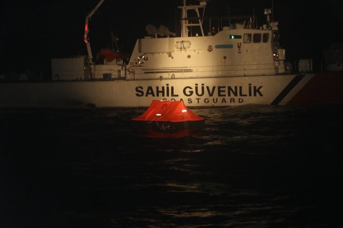 İzmir ve Aydın'da Türk kara sularına geri itilen 67 sığınmacı kurtarıldı