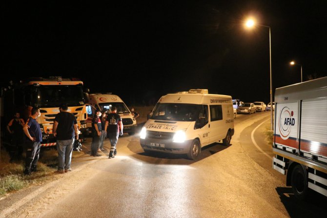 GÜNCELLEME - İzmir'de kaçak kazı için girdikleri kuyuda zehirlenen 2 kişinin cesedine ulaşıldı