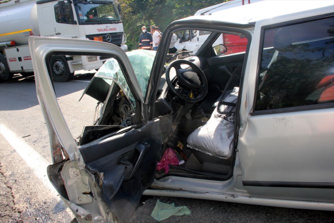 Ordu'da minibüsle otomobil çarpıştı: 3 yaralı