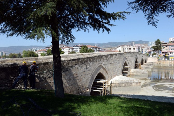 Tokat'ta 770 yıllık Hıdırlık Köprüsü'nde restorasyon çalışması başladı