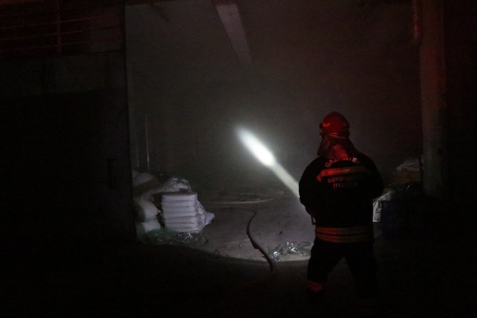 Gaziantep'te ayakkabı fabrikasında yangın