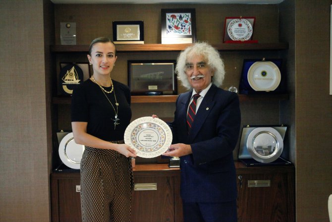 TVF Başkanı Mehmet Akif Üstündağ, "yılın spor adamı" seçildi