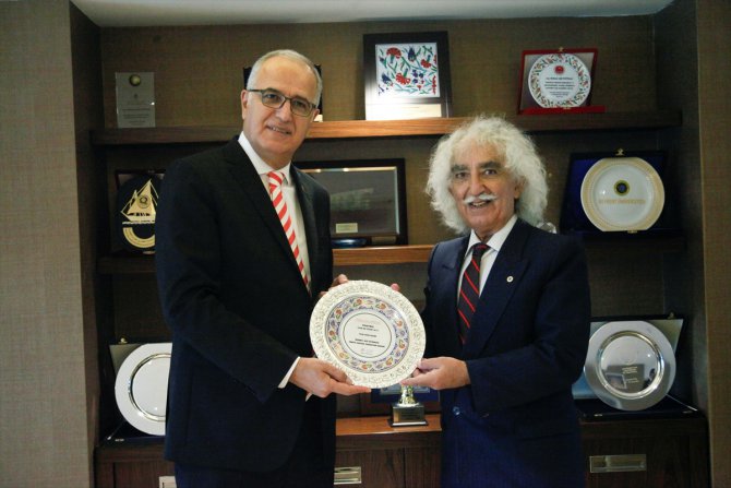 TVF Başkanı Mehmet Akif Üstündağ, "yılın spor adamı" seçildi