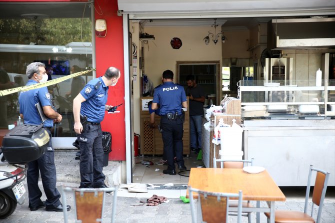 Adana'da kafeye sipariş baskını : 2 yaralı