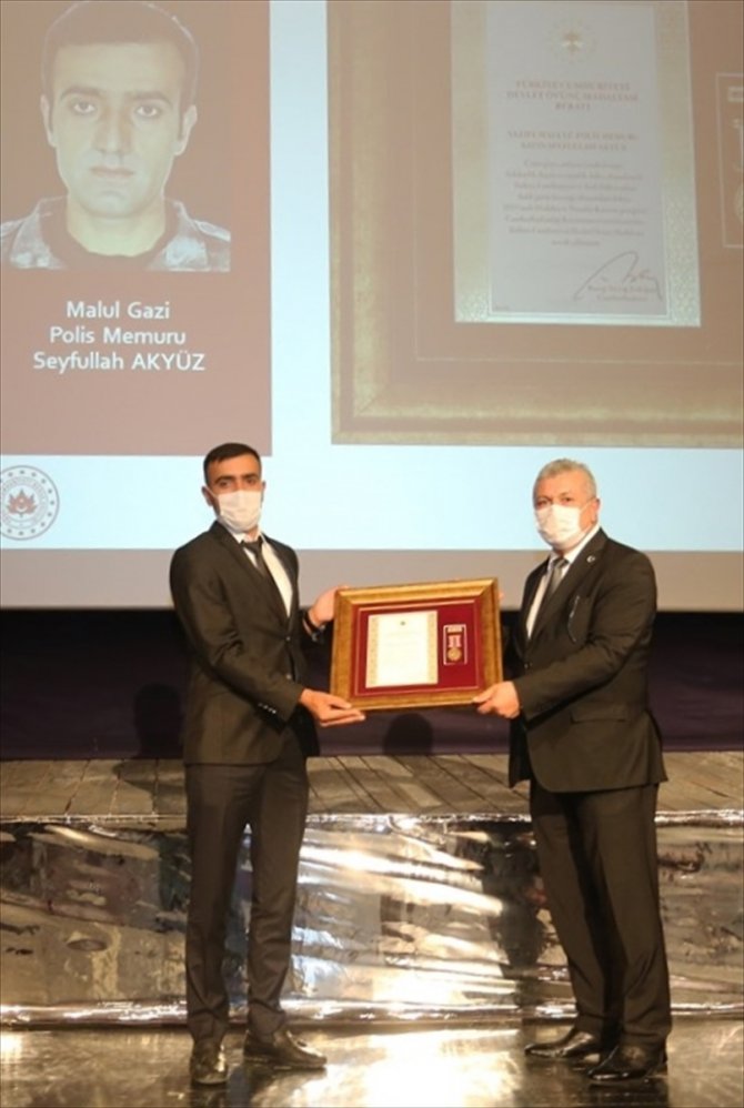 Bursa'da "Devlet Övünç Madalyası ve Beratı Tevcih Töreni"