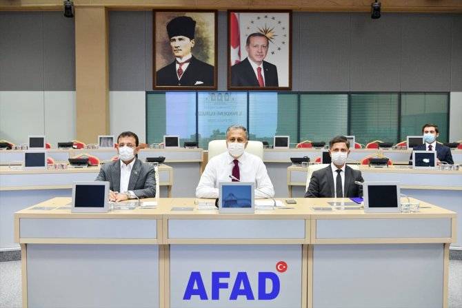 İstanbul Valisi Yerlikaya'nın başkanlığında "İl Pandemi Kurulu" toplandı