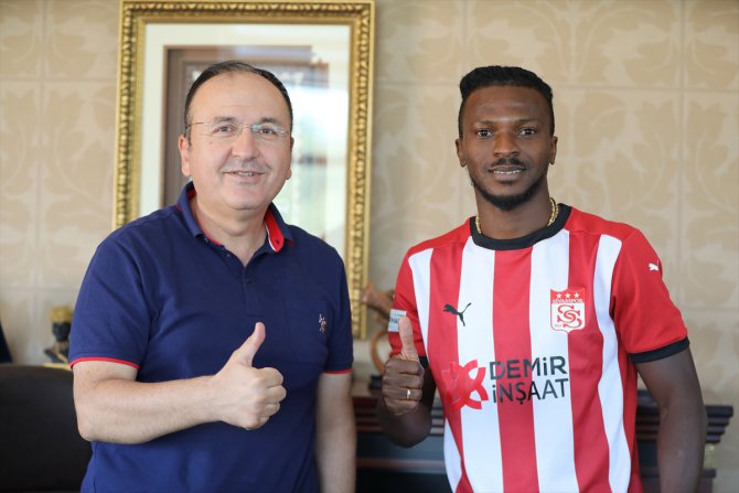 Sivasspor, Olarenwaju Kayode'yi transfer etti