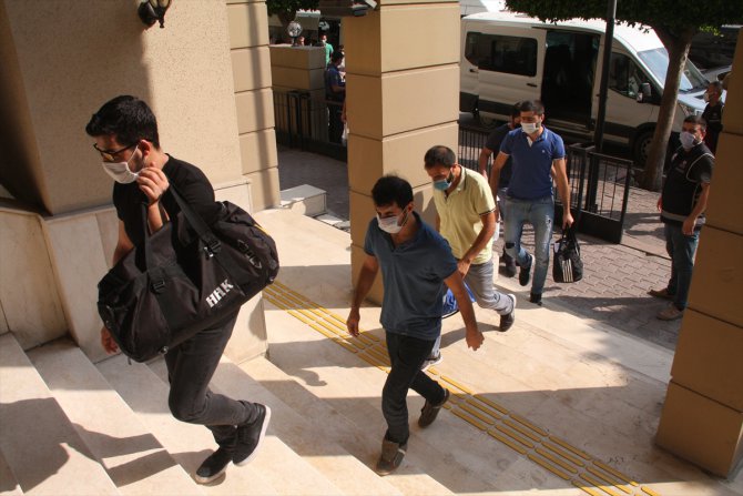 Adana merkezli 15 ildeki FETÖ operasyonunda gözaltına alınan 6 zanlı tutuklandı