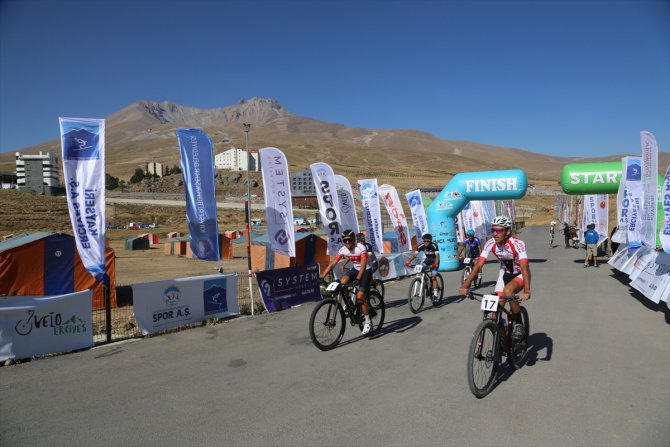 Erciyes Uluslararası Dağ Bisikleti Yarışları devam ediyor