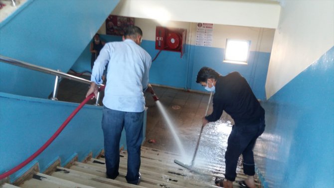 Diyarbakır'da fedakar öğretmenler okullarını eğitime hazırladı