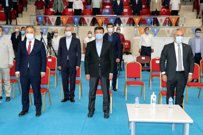AK Parti'li Dağ, Karabük'te partisinin ilçe kongresinde konuştu: