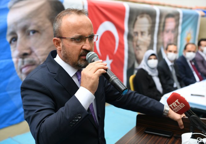 AK Parti'li Turan, partisinin Bayramiç İlçe Kongresinde konuştu: