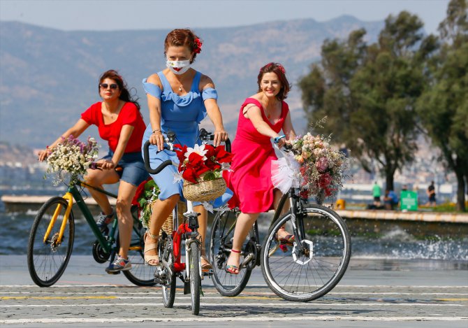 "Süslü Kadınlar" bisiklet turunu, "Kovid-19" tedbirleri altında gerçekleştirdi