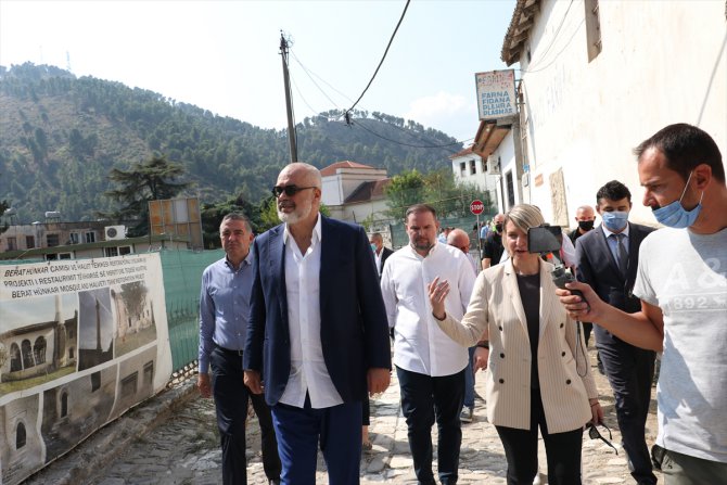 Arnavutluk Başbakanı Rama, TİKA'nın restore ettiği Osmanlı eserlerini ziyaret etti