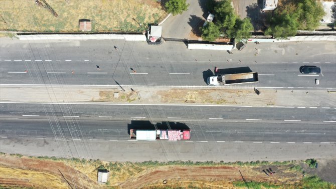 Diyarbakır'da yol kontrol noktaları çift şeride çıkarıldı