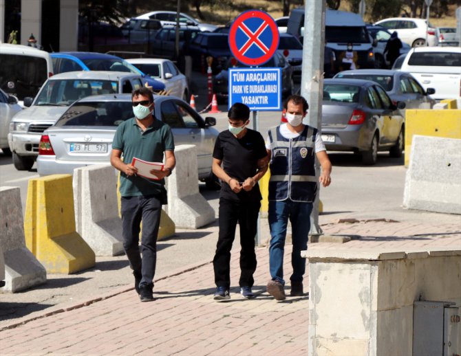 Elazığ'da internet kafeden telefon çalan şüpheli tutuklandı