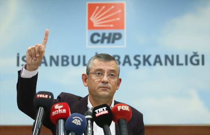 CHP Grup Başkanvekili Özgür Özel, günlük değerlendirme toplantısı yaptı: