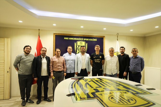 MKE Ankaragücü, Kosovalı orta saha oyuncusu Idriz Voca'yı kadrosuna kattı