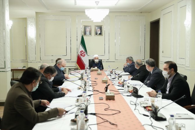 İran Cumhurbaşkanı Ruhani: "Salgında yeni dalgalarla karşılaşırsak kısıtlamalar getirmek zorunda kalacağız"