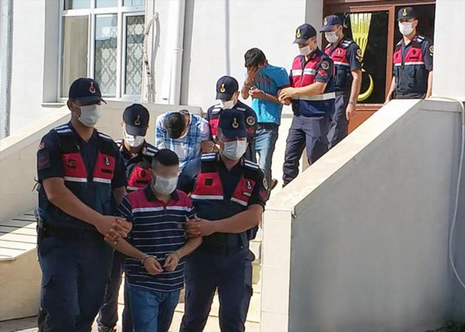 Adana'da 4 telefonla dolandırıcılık şüphelisi yakalandı