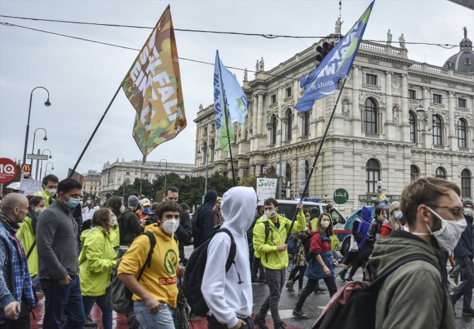 Avusturya’da çevrecilerden iklim protestosu