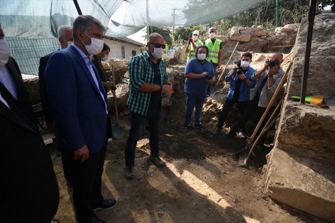 Kültür ve Turizm Bakan Yardımcısı Alpaslan, Düzce'de Konuralp kazı alanını inceledi: