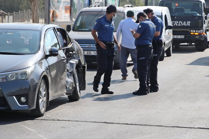 Yunusemre Kaymakamı Kantay'ın makam aracı kaza yaptı: 2 yaralı