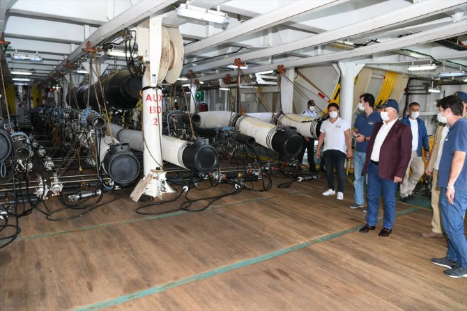 Antalya Valisi Ersin Yazıcı, Oruç Reis gemisini ziyaret etti