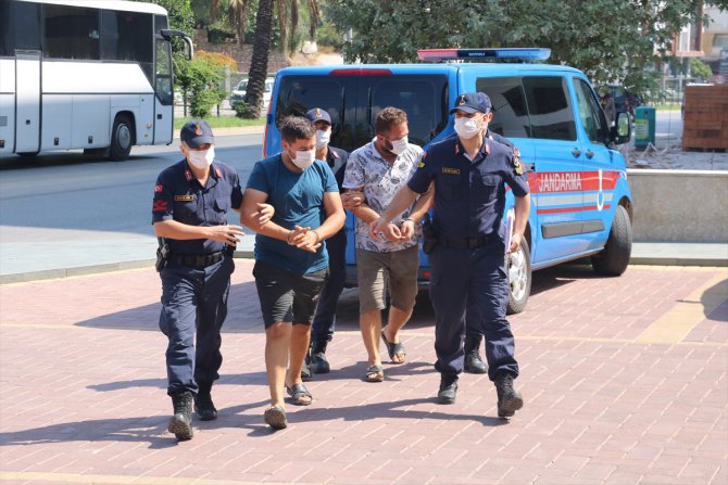 Antalya'da kablo hırsızlığı iddiasıyla 2 zanlı tutuklandı