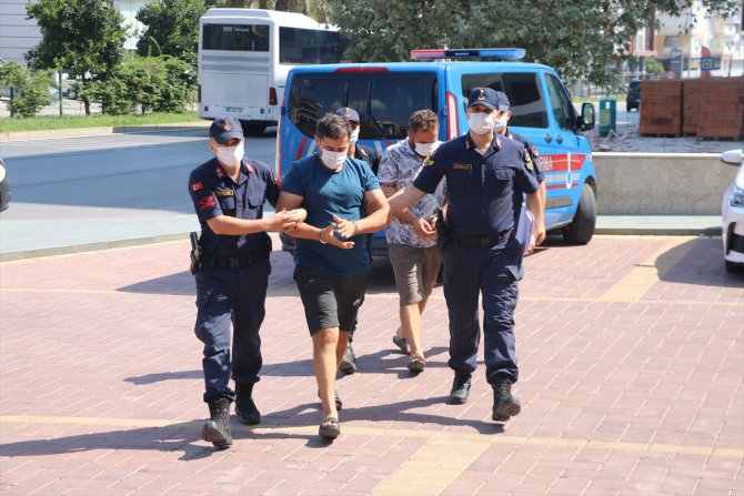 Antalya'da kablo hırsızlığı iddiasıyla 2 zanlı tutuklandı